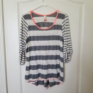 No Boundaries Striped Pullover Top w/Scoop Neck, 3/4 Sleeves, & Button-Fit Back